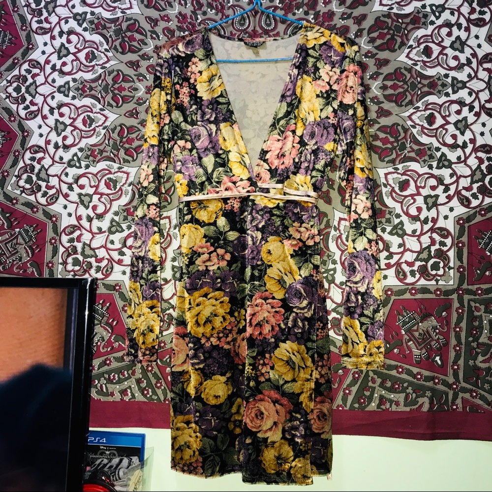 TOPSHOP Floral Wrap Dress - Picture 4 of 8